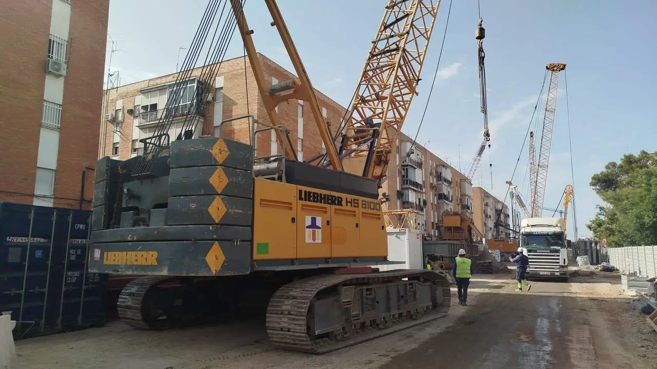 Tercera pantalladora que opera en las obras del metro de Sevilla por el entorno del Parlamento de Andaluc&iacute;a. | Junta 