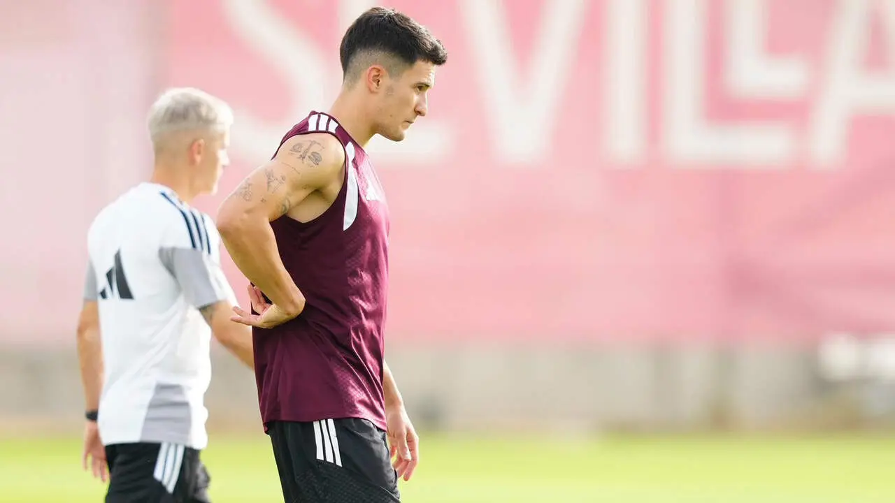  Andr&eacute;s Castr&iacute;n vuelve a los entrenamientos del Sevilla F&uacute;tbol Club. | SFC 