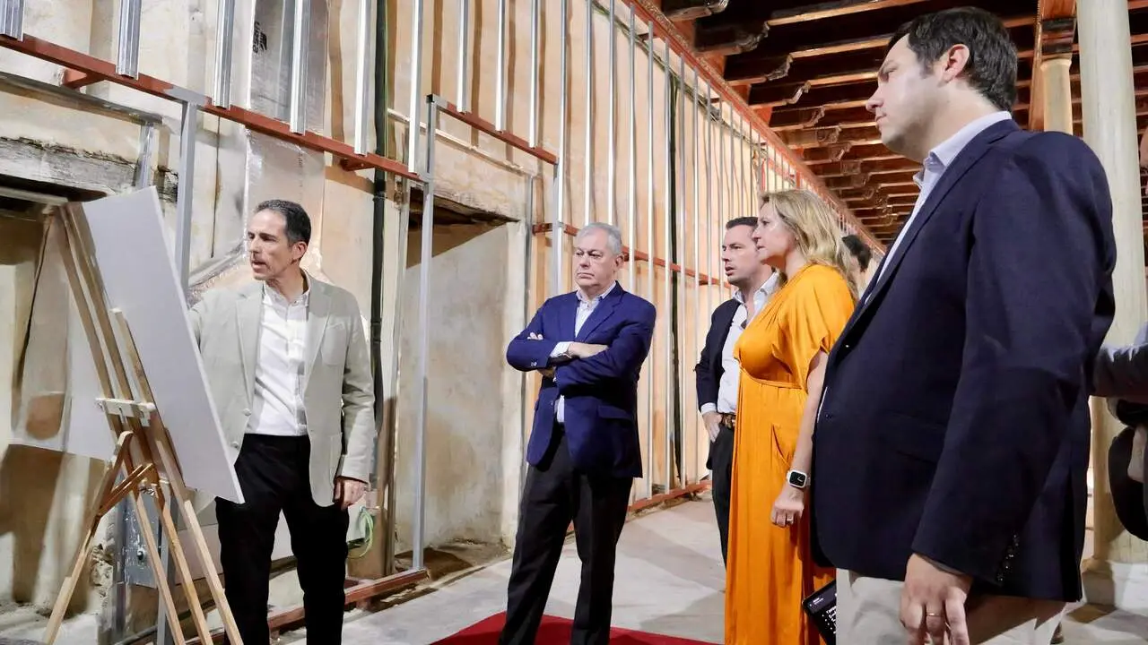  El alcalde de Sevilla, Jos&eacute; Luis Sanz, en una visita al Monasterio de San Clemente, donde se ubicar&aacute; el Museo de la Hispanidad |&nbsp;AYUNTAMIENTO DE SEVILLA 
