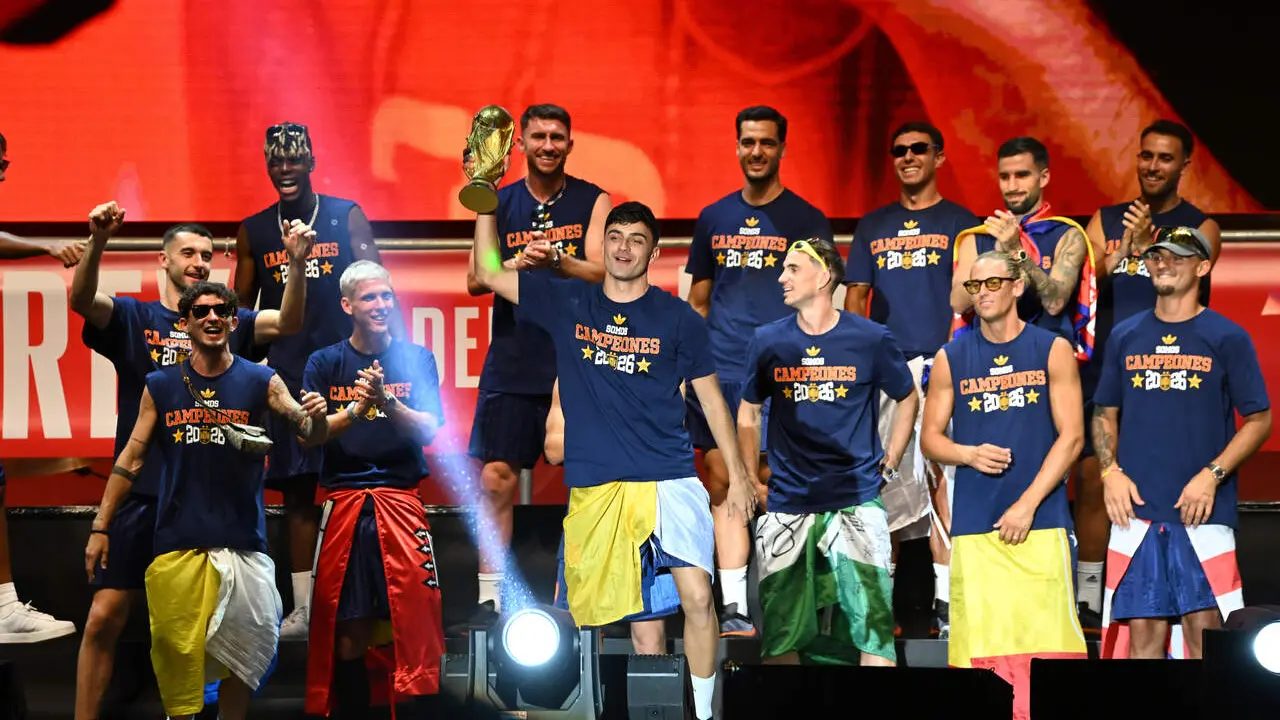  La Selecci&oacute;n Espa&ntilde;ola celebra el Mundial ganado en Estados Unidos. | EP 