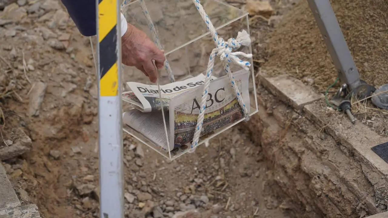  Archivo - Imagen de la colocaci&oacute;n de la primera piedra de una promoci&oacute;n de viviendas protegidas de Emvisesa en r&eacute;gimen de alquiler, en foto de recurso  |&nbsp;E.P. 