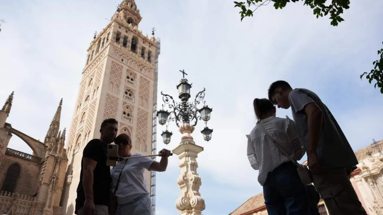  Turistas en Sevilla. | Archivo 