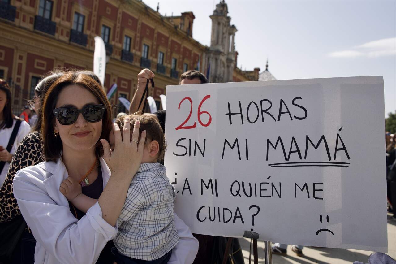 EuropaPress_7376392_manifestacion_sevilla_convocada_sindicato_medico_andaluz_sma_rechazo