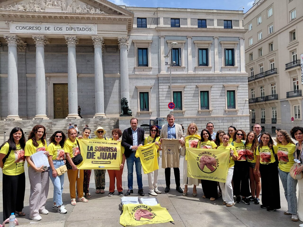 La sonrisa de Juan ante el Congreso. | Cedida
