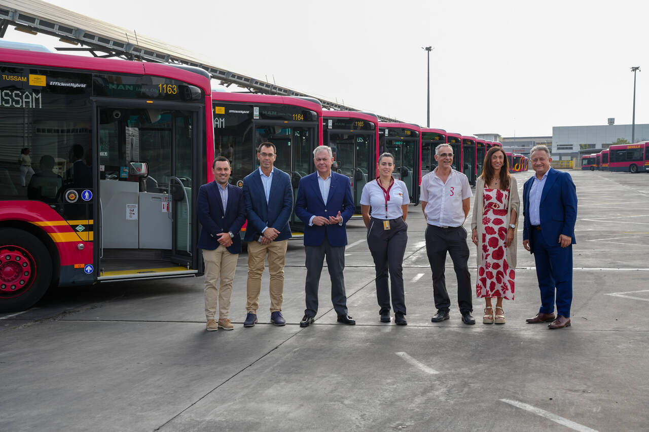 La presentación delos nuevos autobuses. | Ayto